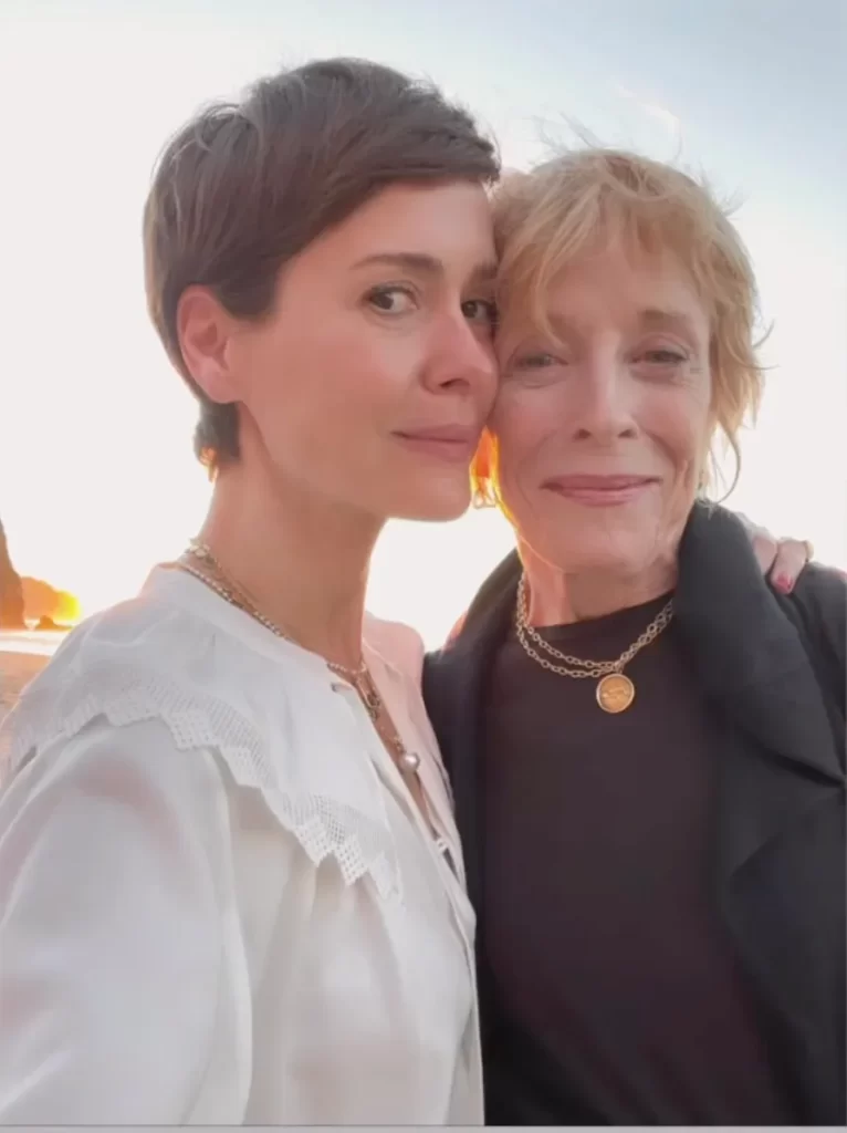 Sarah Paulson praises girlfriend Holland Taylor on romantic birthday celebration You are my world 1