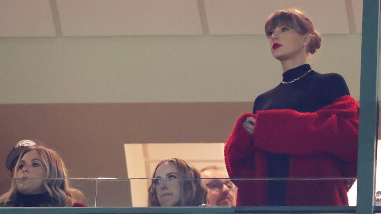 Taylor Swift Adds Star Power to Chiefs vs. Bills Playoff Game A Spectacle of Music and Football 2