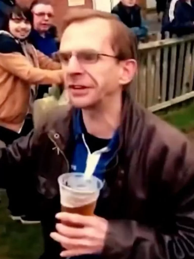 Wealdstone Raider angry fans paying 30 for messages that didnt arrive and Elle Broke 3