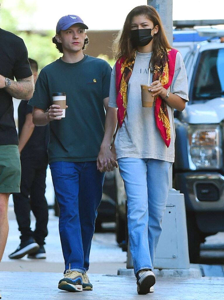 Zendaya And Tom Holland: A Public Display Of Affection 2024