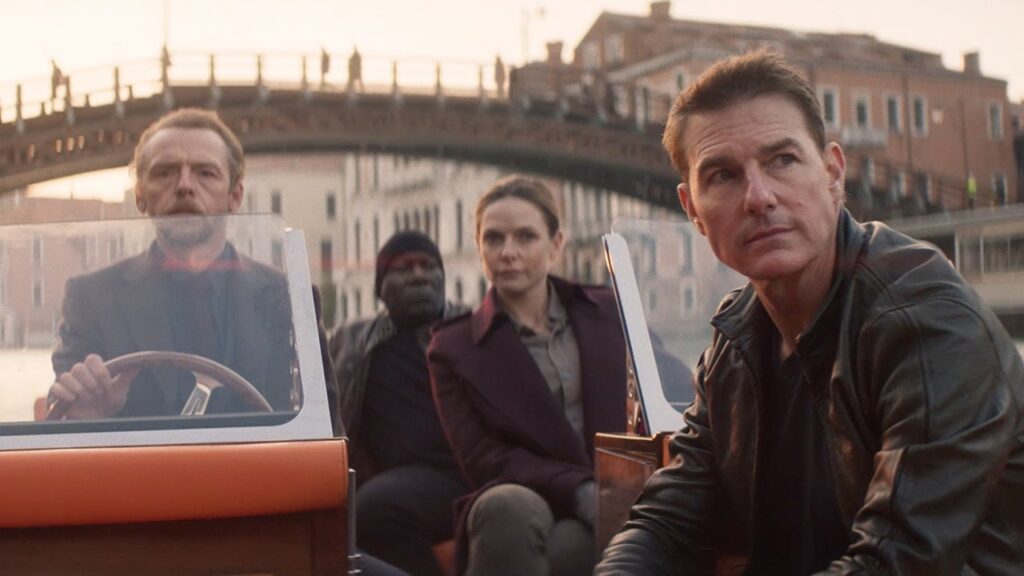 Tom Cruise ve Rebecca Fergusonin Yeni Posterde Tirmandigi Mission Impossible 2