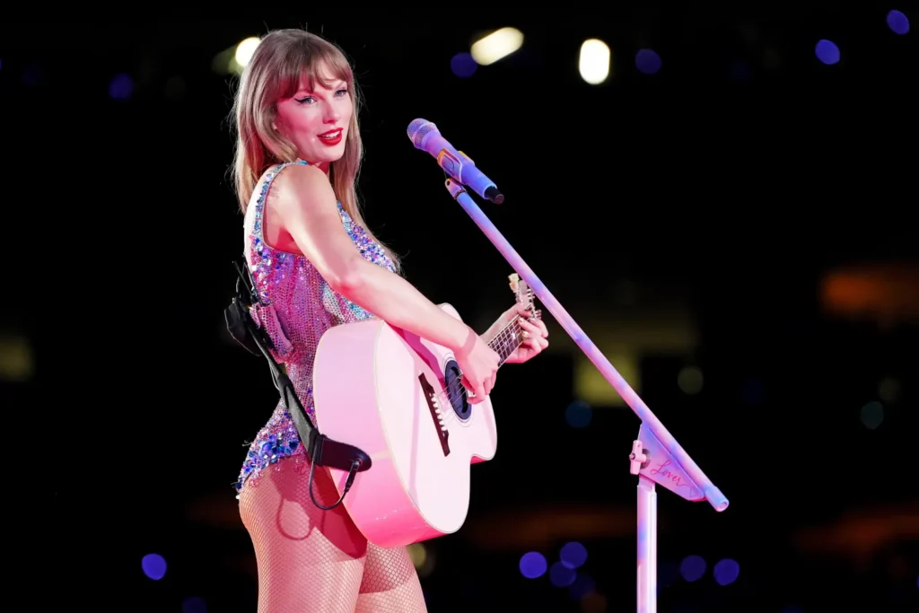 Taylor Swiftin New Orleans Konserinde Travis Kelceye Ozel Selam 2