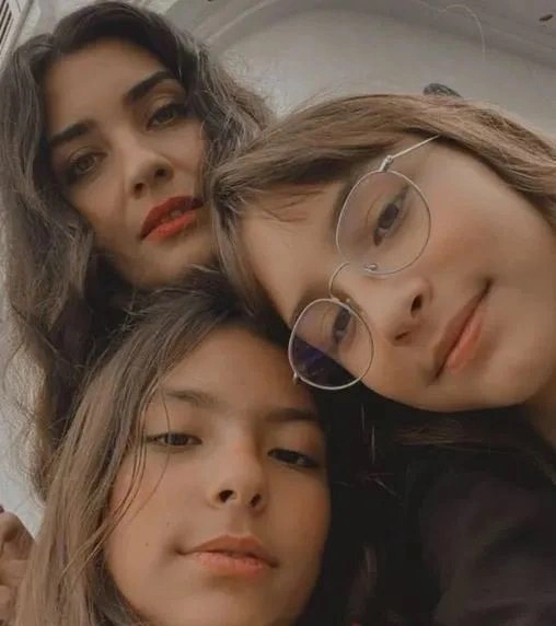Tuba Büyüküstün’ün Kızları Maya ve Toprak ile Paris Günlüğü 2 Tuba Buyukustunun Kizlari Maya ve Toprak ile Paris Gun 2