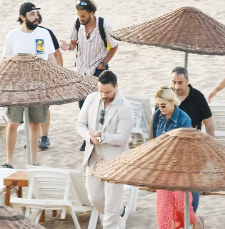 Sinan Akçıl ve Ece Erken Aşkı Gündem Oldu: "Aşktan Korkmayın, Herkes İstediğini Yaşasın" 2 Sinan Akcil ve Ece Erken Aski Gundem Oldu Asktan Korkmayin Herkes Istedigini Yasasin 3